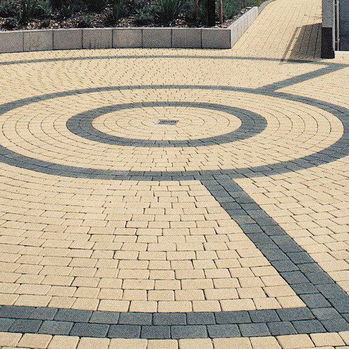 Baroco Roche standards - Cornaz