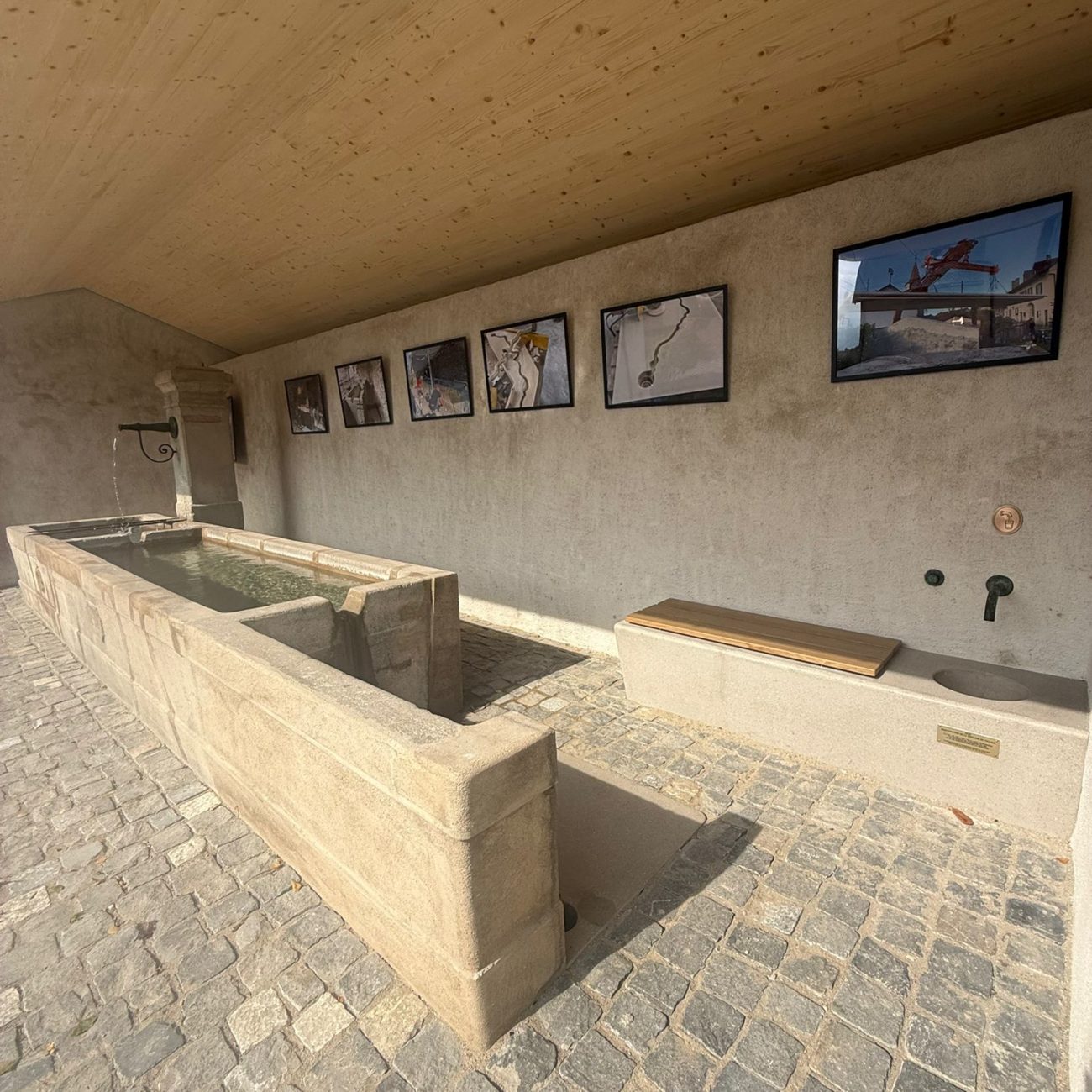 Fontaine et banc sur mesure